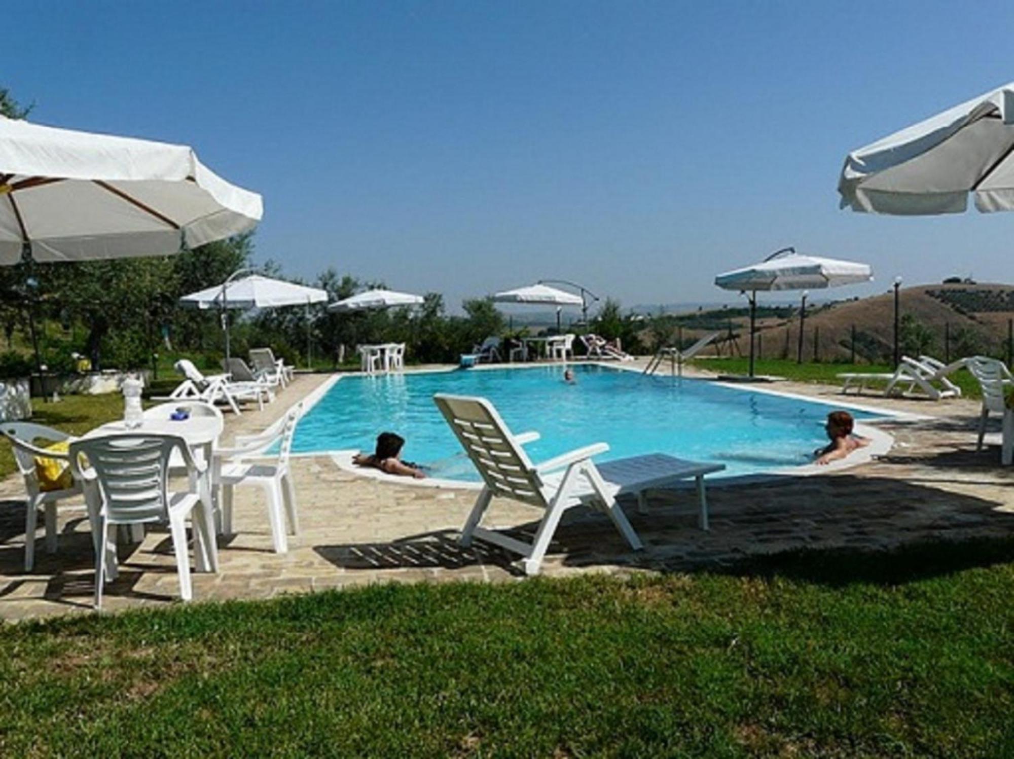 Agriturismo Il Portico Пенне Экстерьер фото
